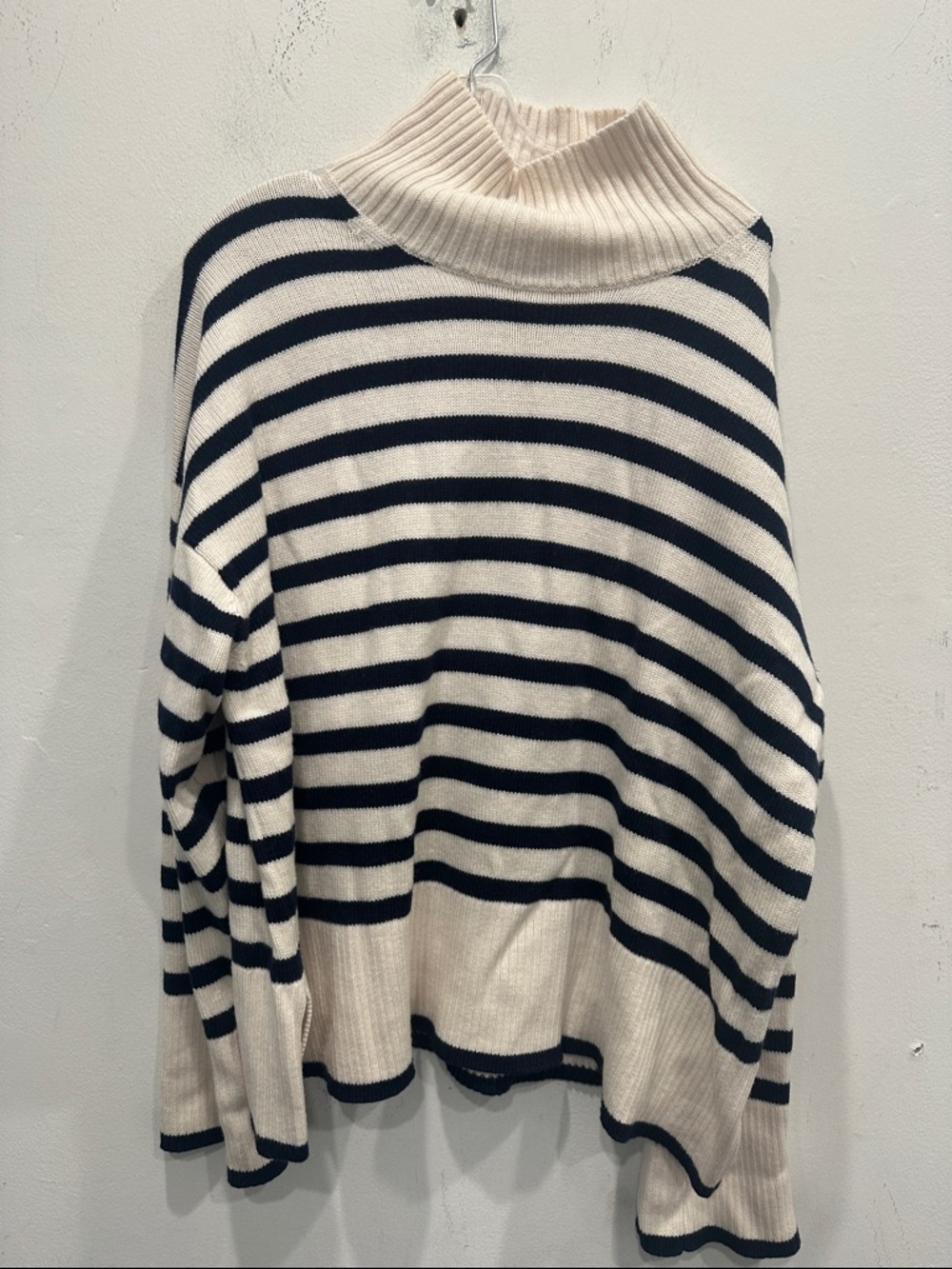 Aritzia Babaton 100% wool oversized stripe blue white Turtleneck Sz XL classic